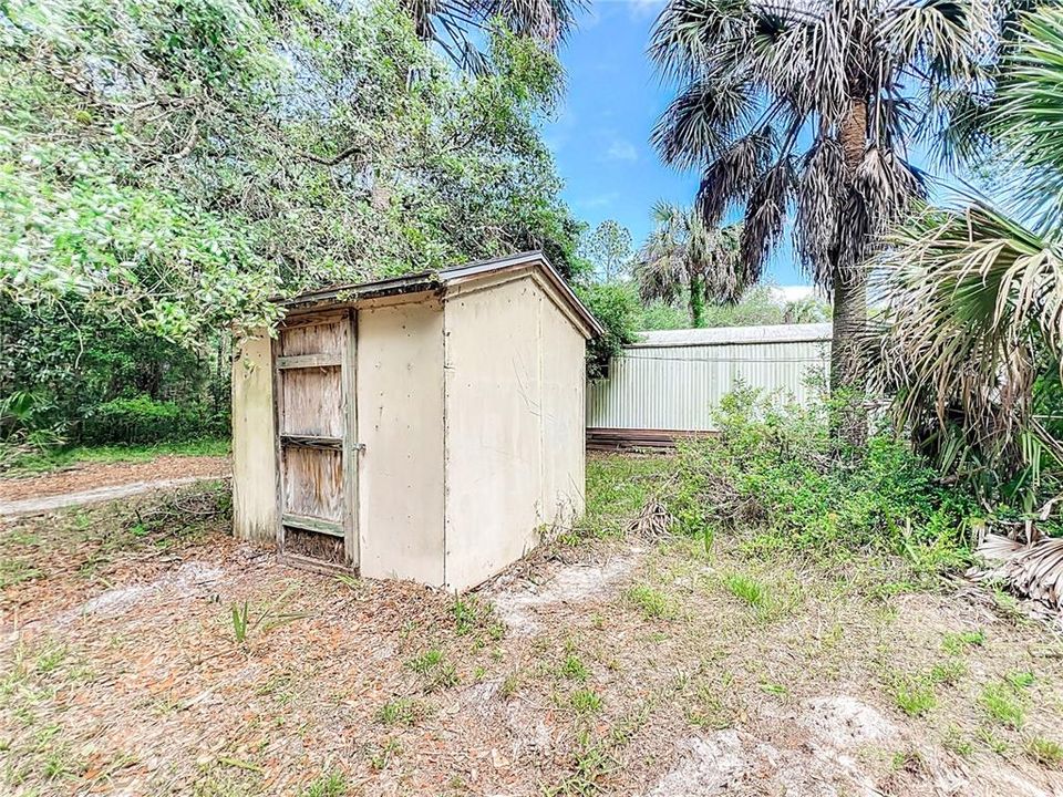 Active With Contract: $69,900 (3 beds, 2 baths, 924 Square Feet)