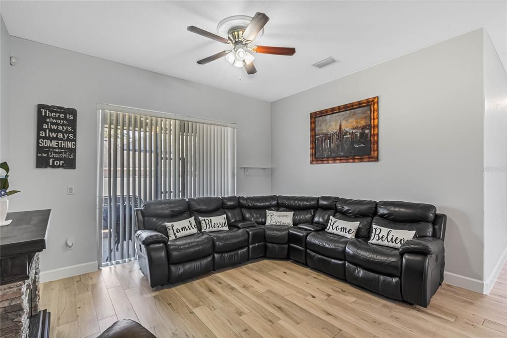 Active With Contract: $509,000 (4 beds, 2 baths, 2781 Square Feet)