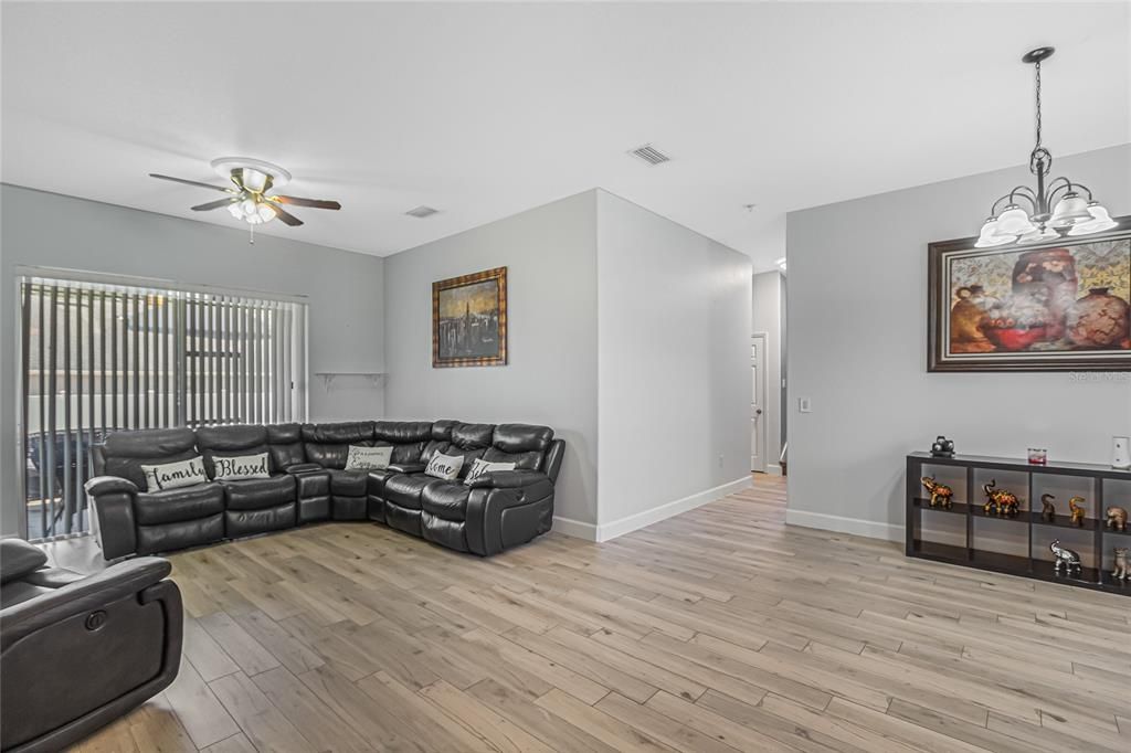 Active With Contract: $509,000 (4 beds, 2 baths, 2781 Square Feet)