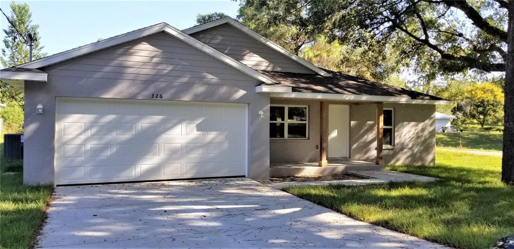 Recently Rented: $1,750 (3 beds, 2 baths, 1360 Square Feet)