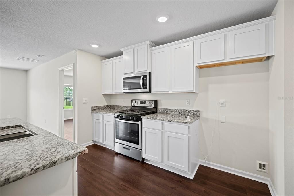 For Sale: $364,900 (3 beds, 2 baths, 1714 Square Feet)