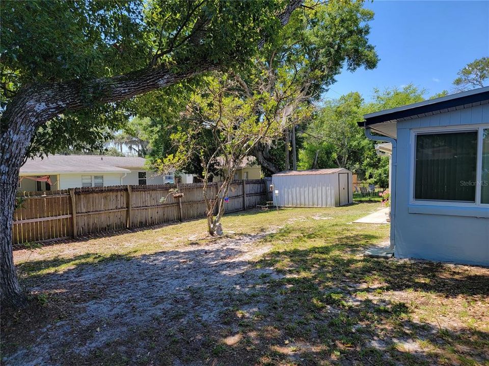For Sale: $305,000 (2 beds, 2 baths, 1112 Square Feet)