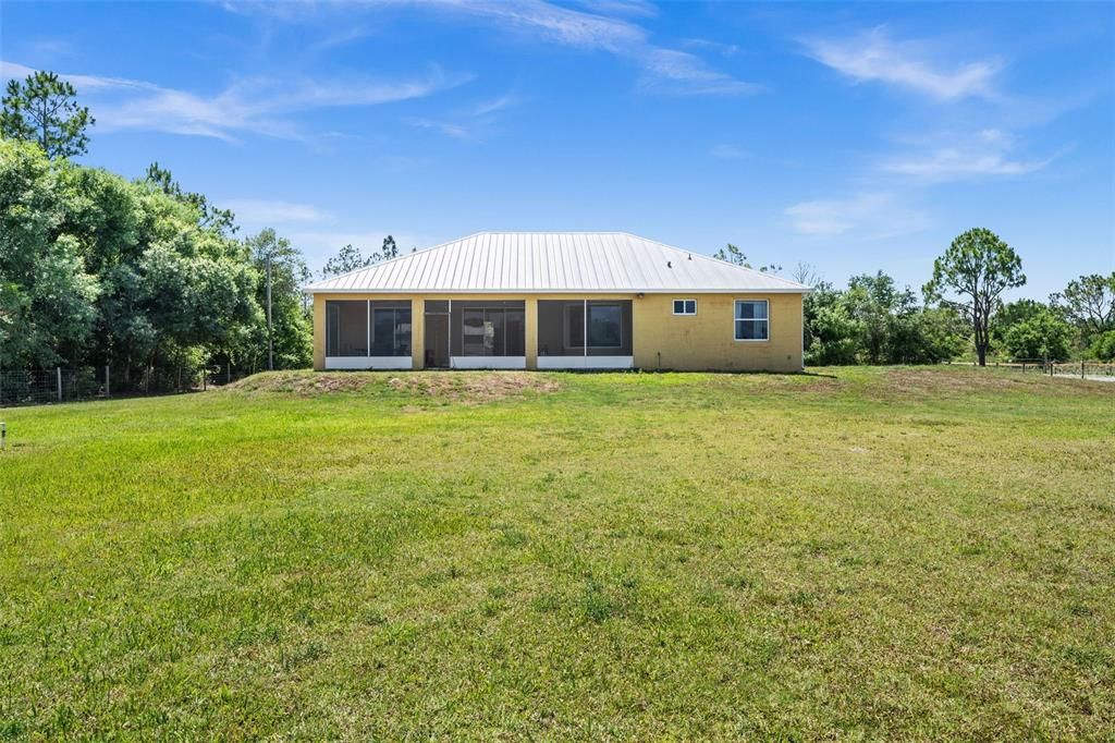 For Sale: $475,000 (3 beds, 2 baths, 2710 Square Feet)