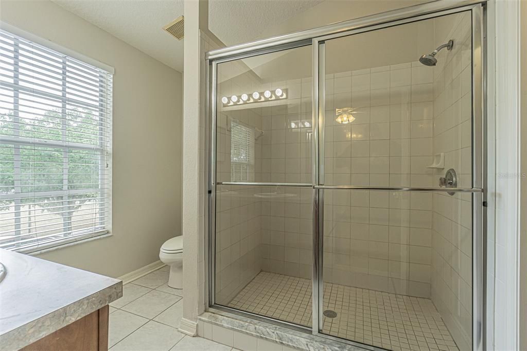 合同活跃: $2,700 (3 贝兹, 2 浴室, 1452 平方英尺)
