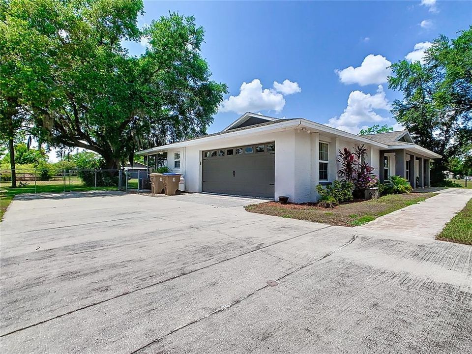 For Sale: $649,500 (4 beds, 2 baths, 1958 Square Feet)