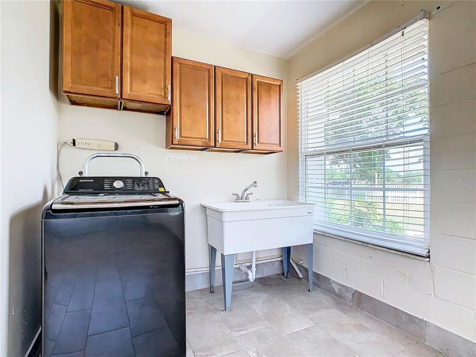 For Sale: $649,500 (4 beds, 2 baths, 1958 Square Feet)