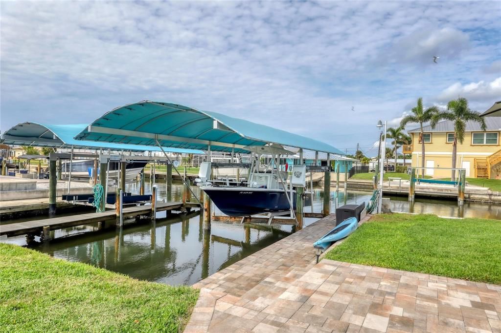 For Sale: $1,150,000 (2 beds, 2 baths, 1464 Square Feet)