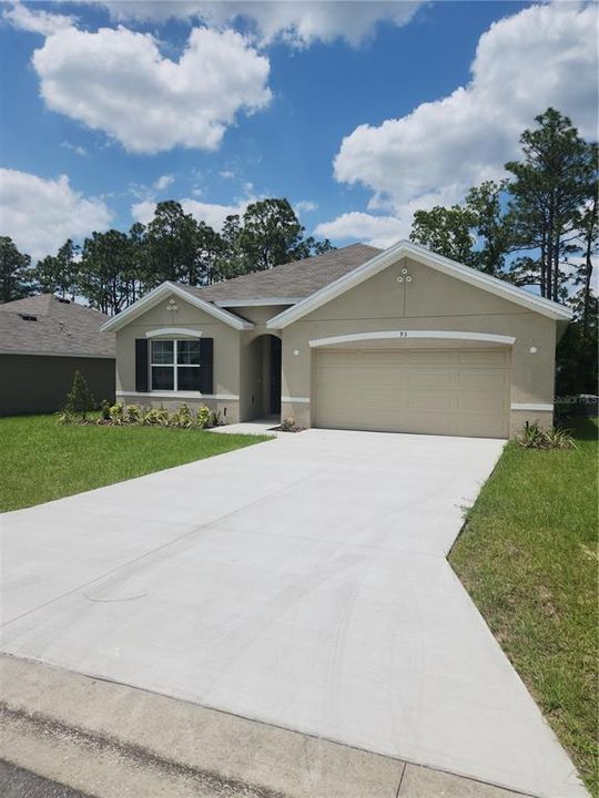 Active With Contract: $1,900 (4 beds, 2 baths, 1828 Square Feet)
