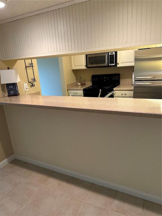 Active With Contract: $135,000 (1 beds, 1 baths, 834 Square Feet)