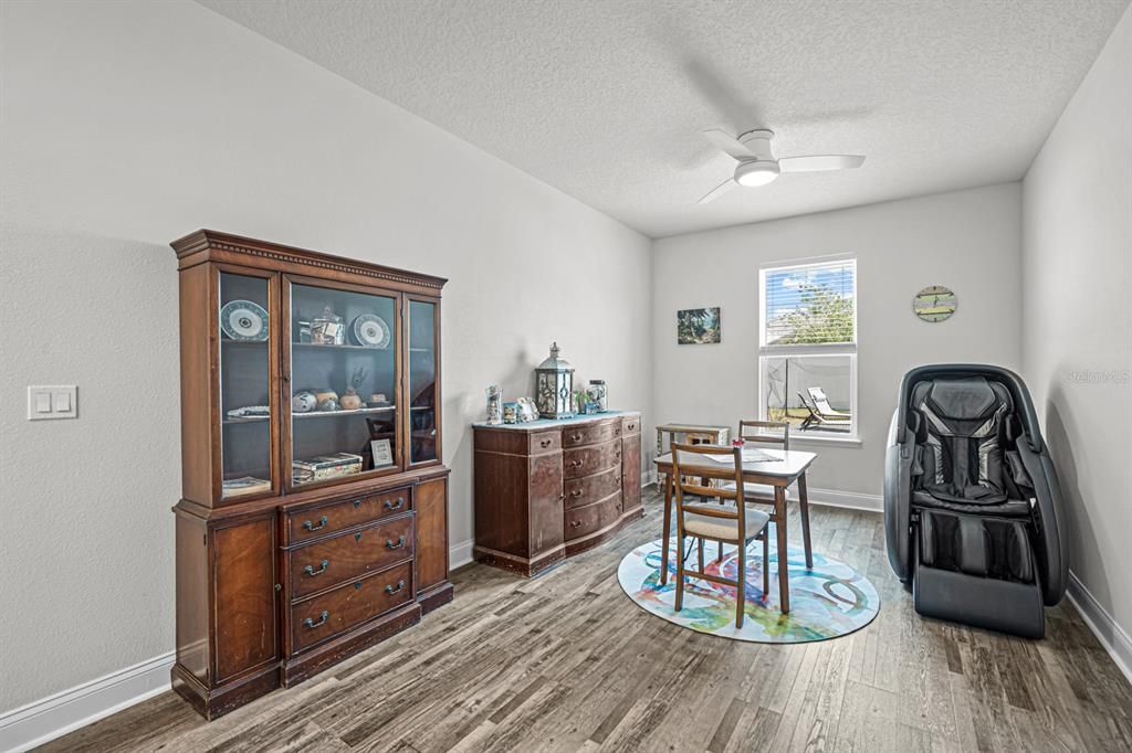 Active With Contract: $389,000 (3 beds, 2 baths, 1906 Square Feet)