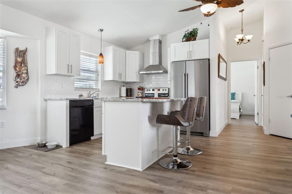 For Sale: $354,500 (2 beds, 2 baths, 1208 Square Feet)