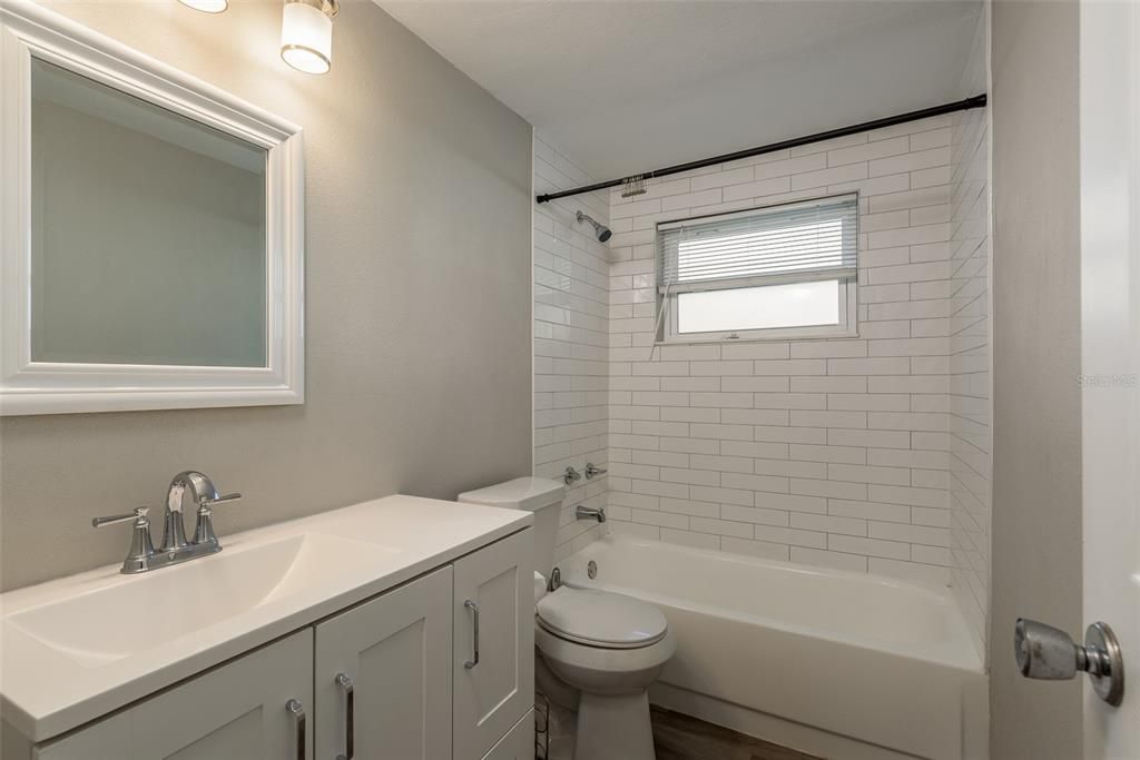 For Sale: $275,000 (2 beds, 2 baths, 1307 Square Feet)