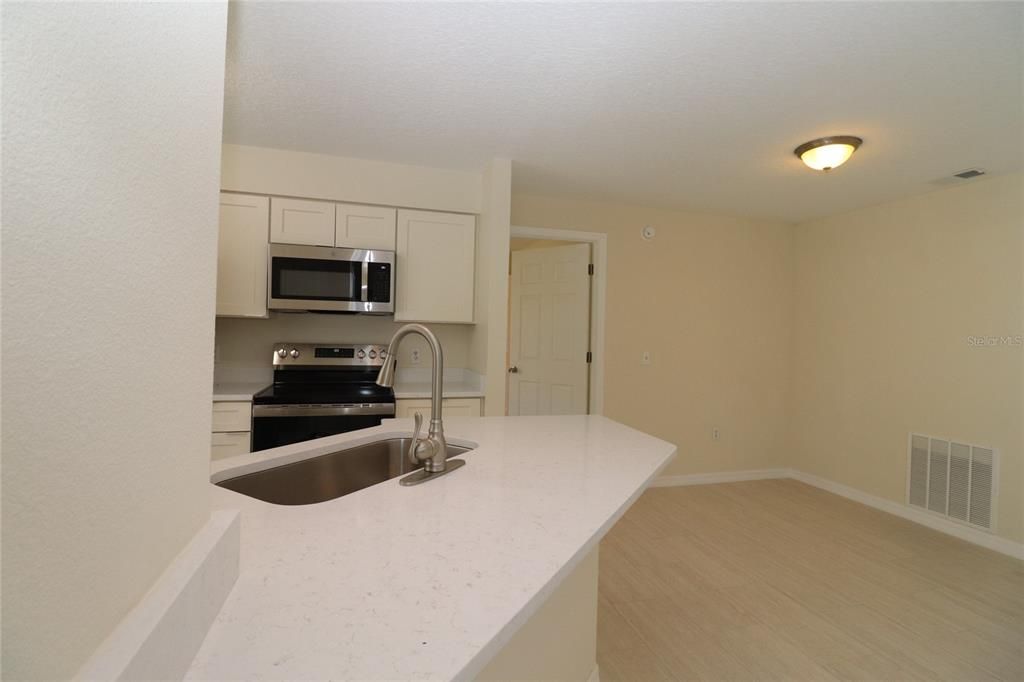 For Rent: $2,250 (3 beds, 2 baths, 1576 Square Feet)