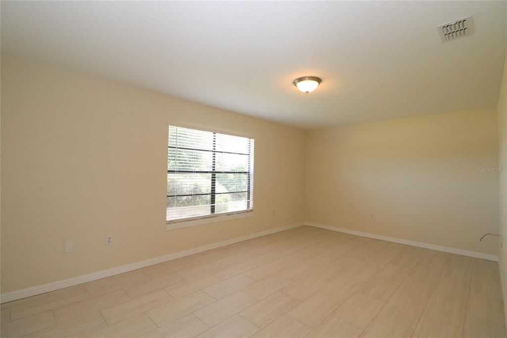 For Rent: $2,250 (3 beds, 2 baths, 1576 Square Feet)