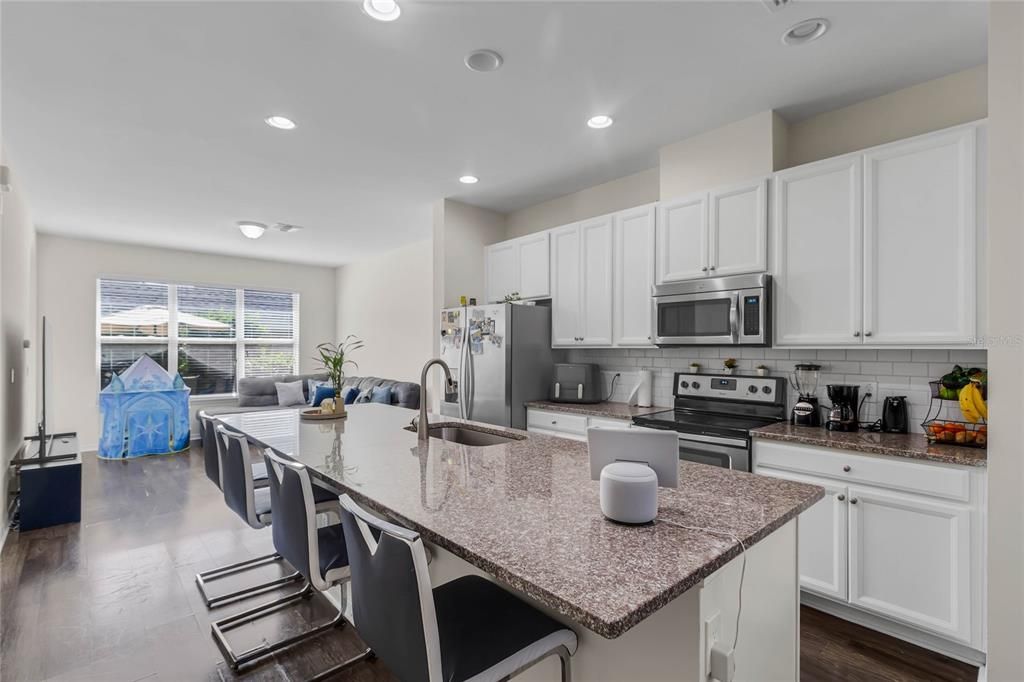 Active With Contract: $2,850 (3 beds, 2 baths, 1588 Square Feet)