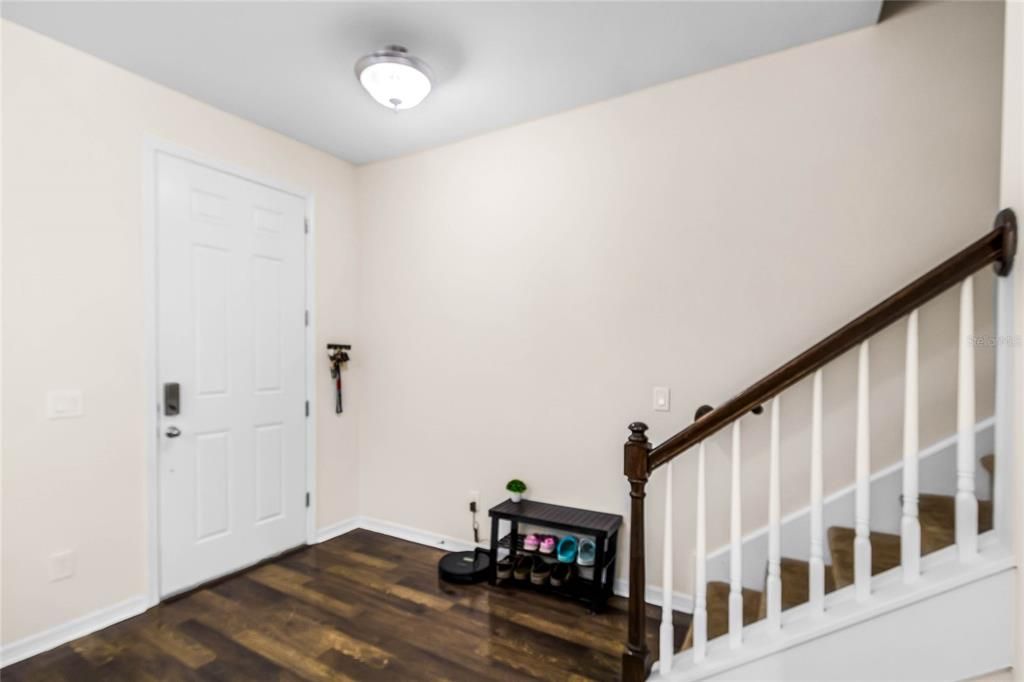 Active With Contract: $2,850 (3 beds, 2 baths, 1588 Square Feet)