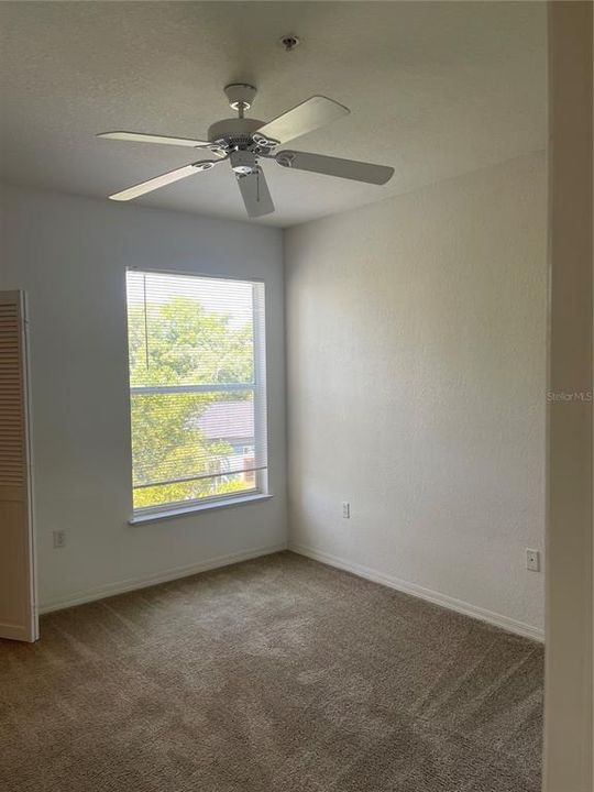 For Sale: $165,000 (1 beds, 1 baths, 672 Square Feet)