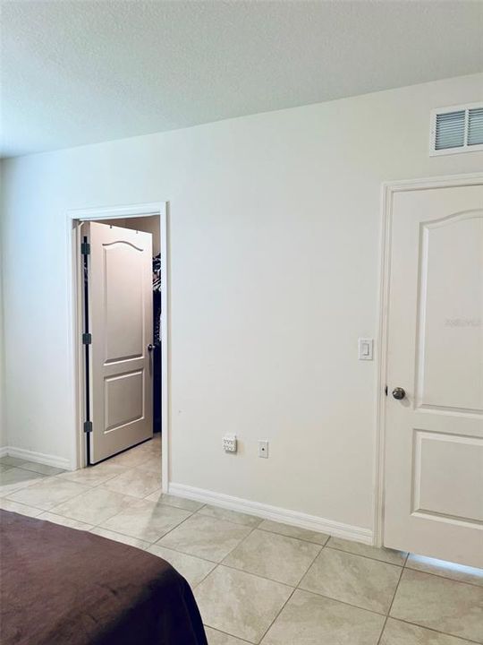 Active With Contract: $2,275 (3 beds, 2 baths, 1515 Square Feet)