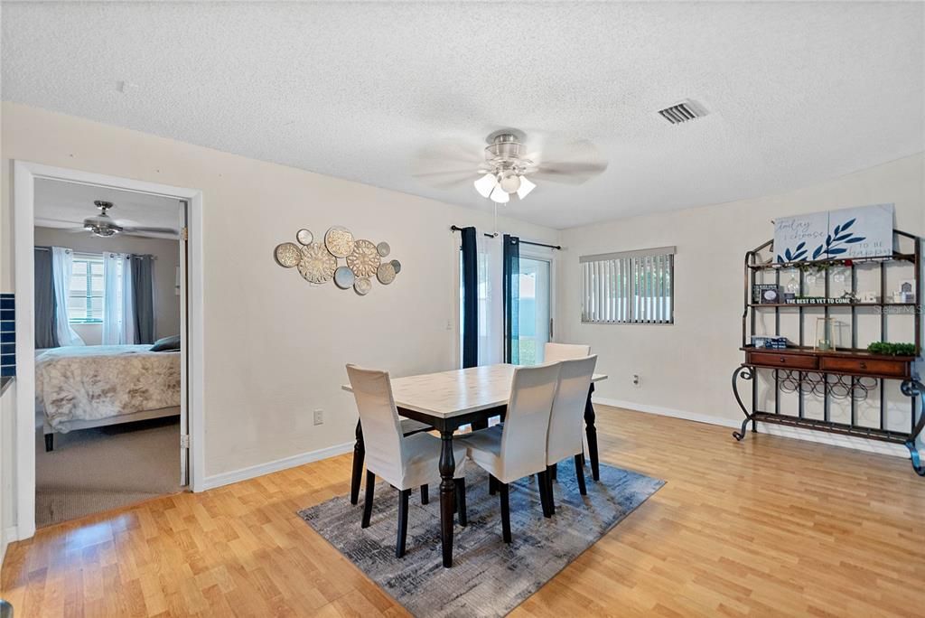 Active With Contract: $265,000 (3 beds, 2 baths, 1412 Square Feet)