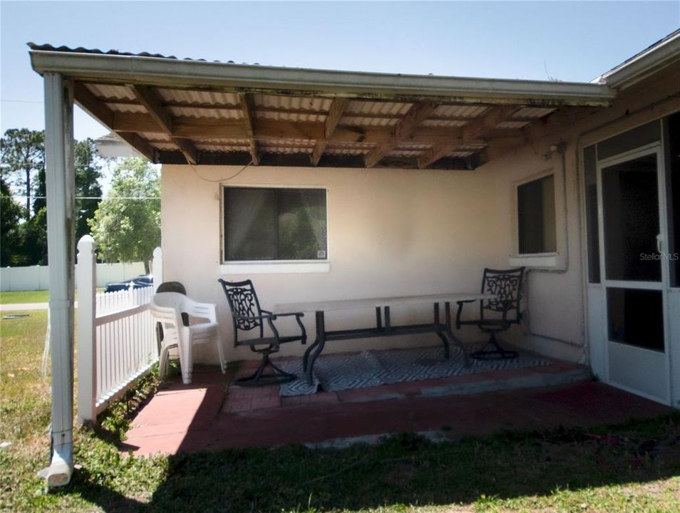 For Sale: $265,000 (3 beds, 2 baths, 1412 Square Feet)
