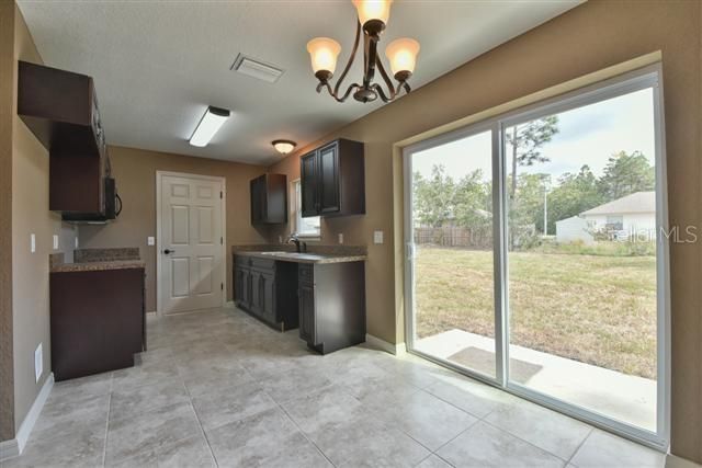 For Sale: $219,900 (3 beds, 2 baths, 1077 Square Feet)