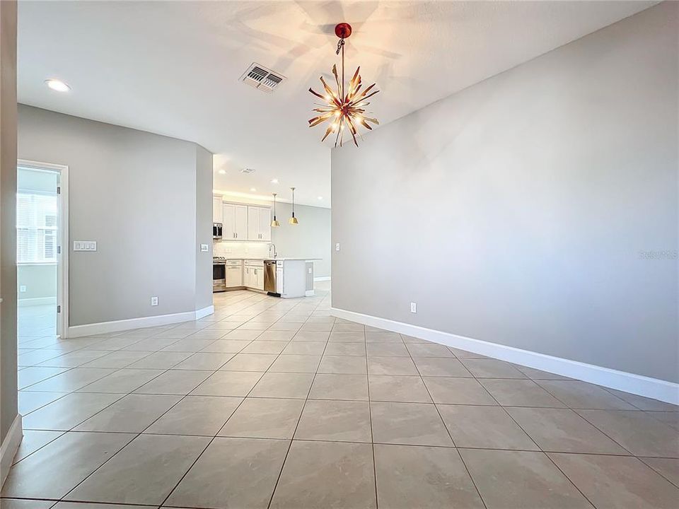 For Sale: $425,000 (2 beds, 2 baths, 1648 Square Feet)