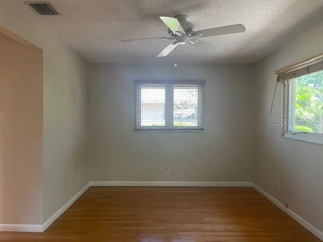 Recently Rented: $2,600 (3 beds, 2 baths, 1496 Square Feet)