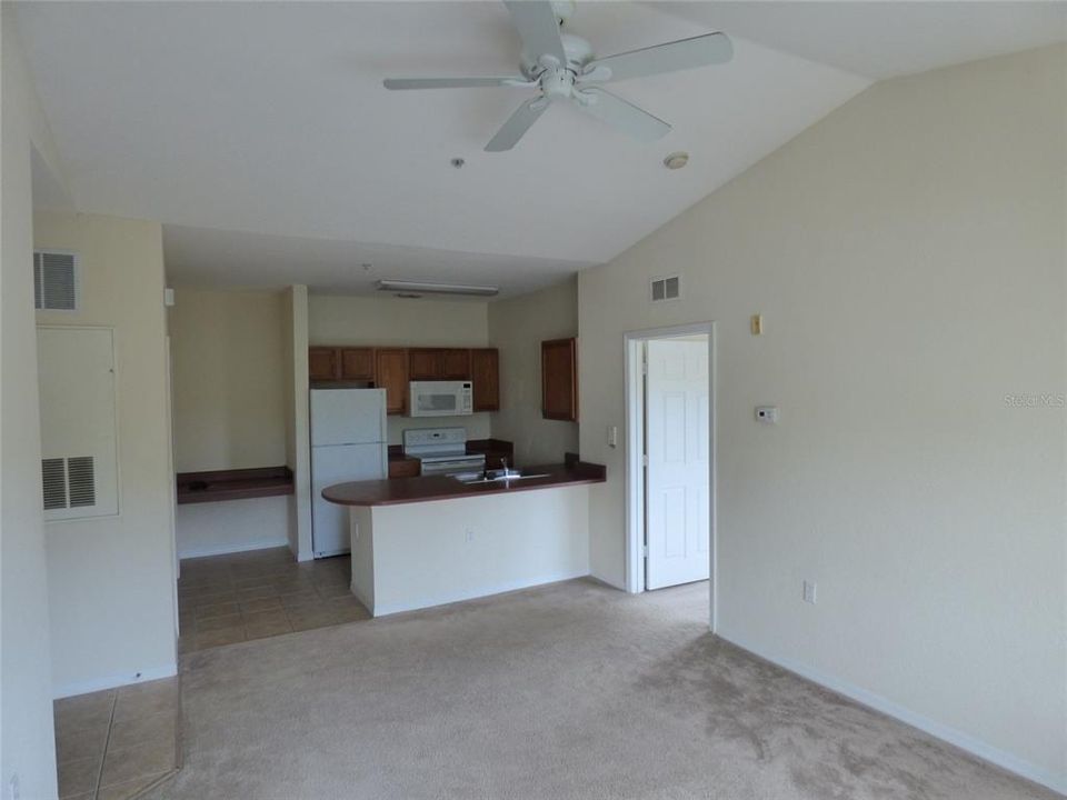 For Sale: $173,500 (1 beds, 1 baths, 615 Square Feet)
