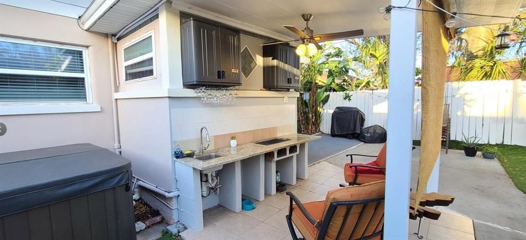 For Rent: $2,275 (2 beds, 2 baths, 1422 Square Feet)