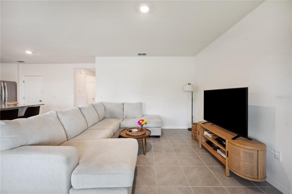 For Sale: $325,000 (3 beds, 2 baths, 1725 Square Feet)