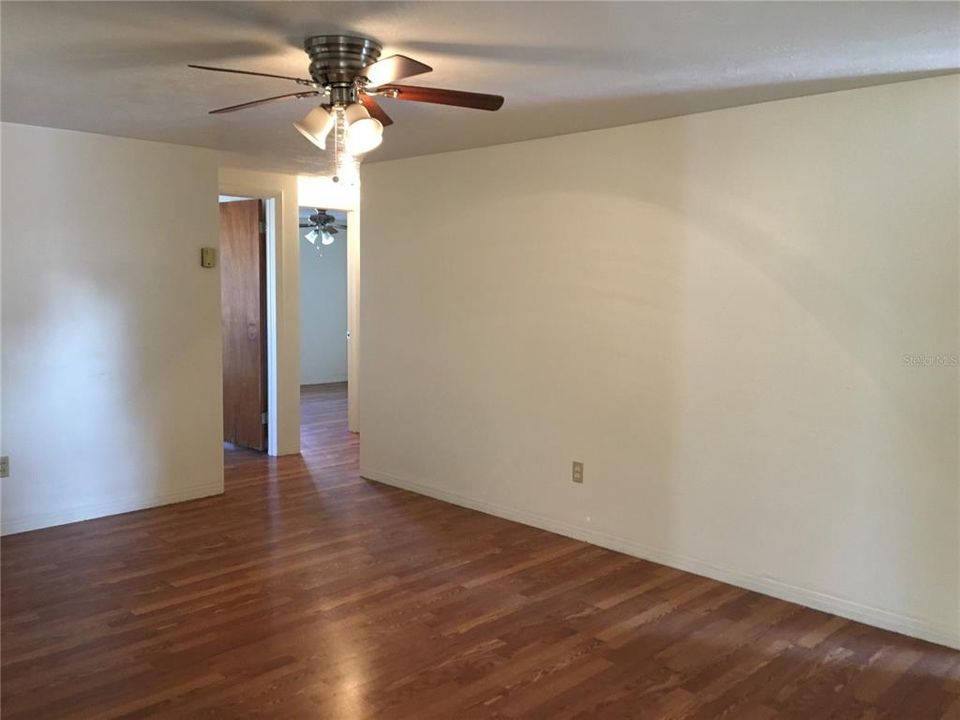 Recently Rented: $1,500 (2 beds, 1 baths, 816 Square Feet)