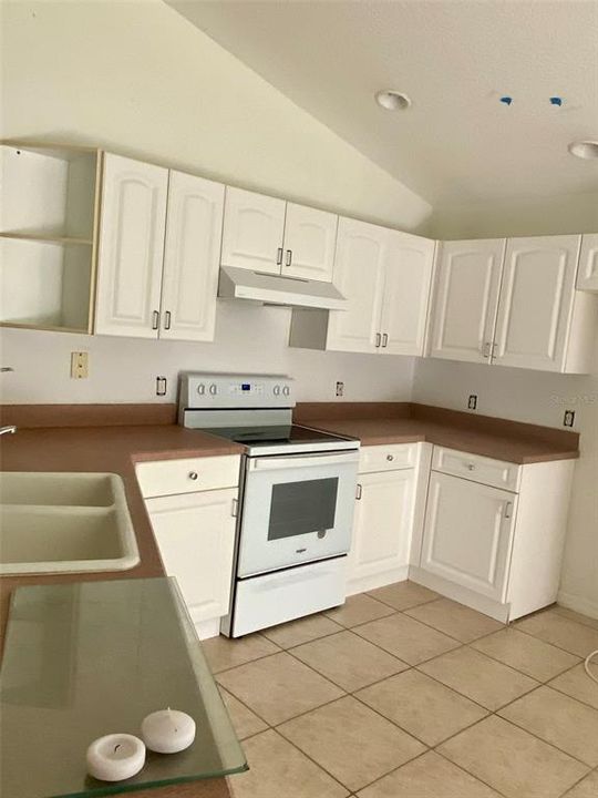 For Rent: $1,800 (3 beds, 2 baths, 1606 Square Feet)