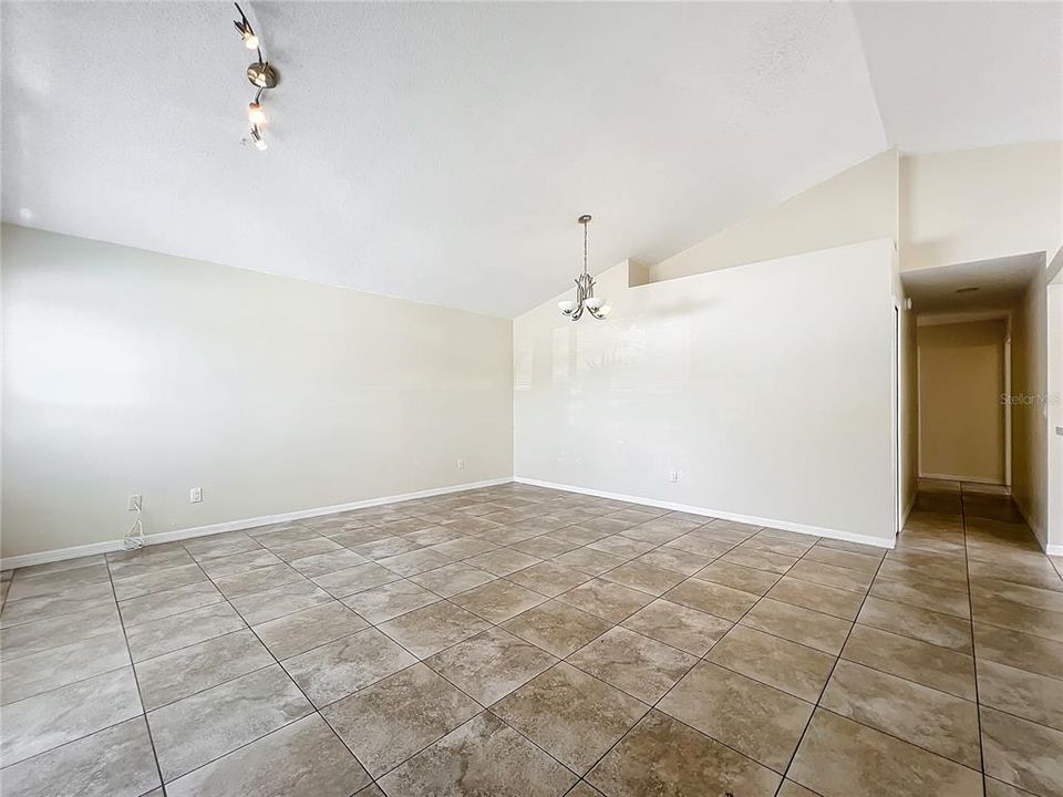 For Sale: $279,900 (3 beds, 2 baths, 1170 Square Feet)
