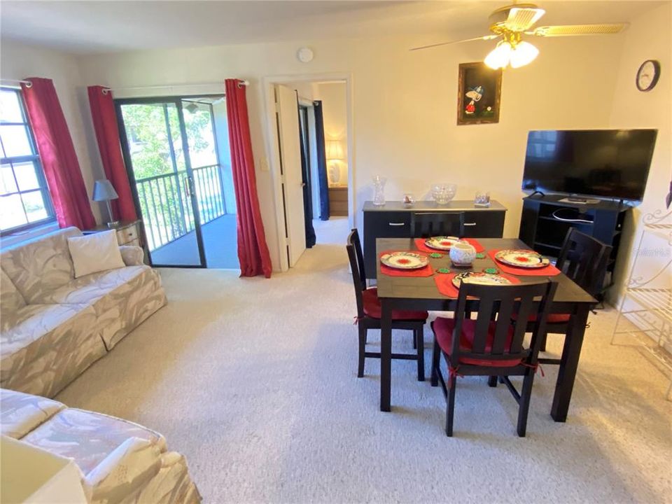 For Sale: $179,500 (2 beds, 2 baths, 838 Square Feet)