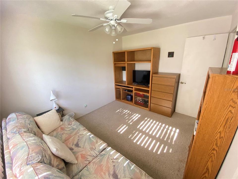 For Sale: $179,500 (2 beds, 2 baths, 838 Square Feet)