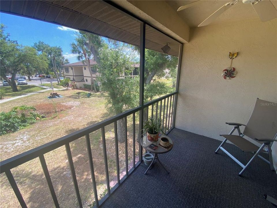 For Sale: $179,500 (2 beds, 2 baths, 838 Square Feet)