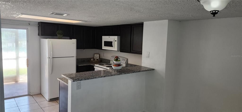For Sale: $239,999 (2 beds, 2 baths, 1176 Square Feet)