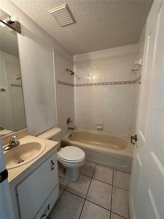 For Rent: $1,500 (3 beds, 2 baths, 1212 Square Feet)