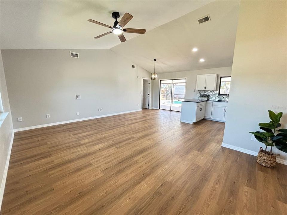 Active With Contract: $365,000 (3 beds, 2 baths, 1457 Square Feet)