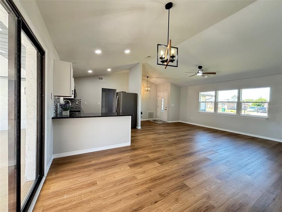 Active With Contract: $365,000 (3 beds, 2 baths, 1457 Square Feet)