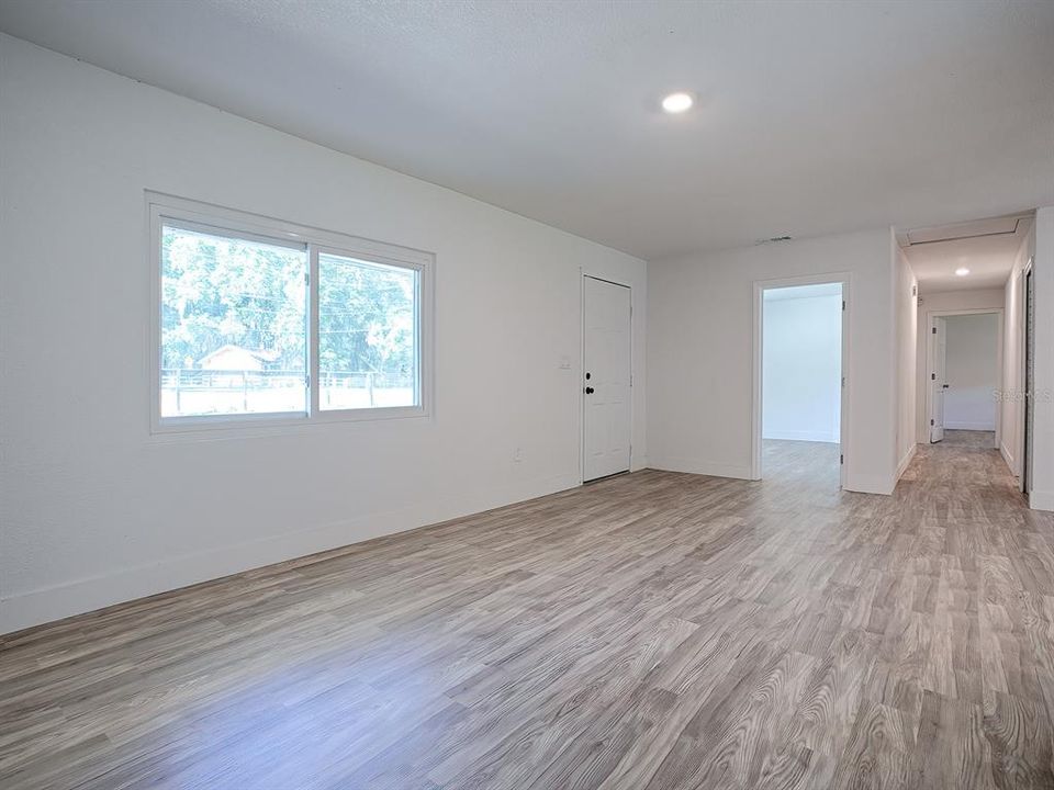 For Sale: $225,000 (3 beds, 2 baths, 1506 Square Feet)