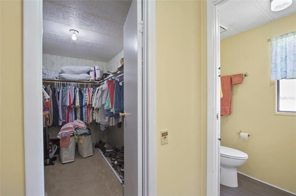 For Sale: $149,000 (2 beds, 2 baths, 1248 Square Feet)
