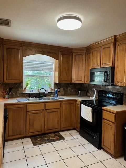 For Sale: $389,995 (4 beds, 2 baths, 2020 Square Feet)