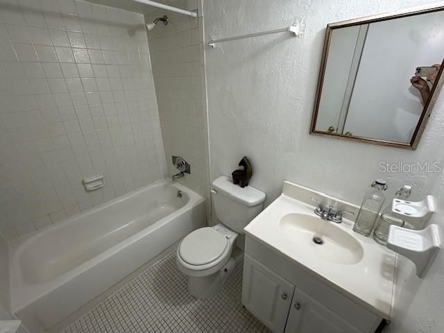 For Sale: $179,900 (1 beds, 1 baths, 768 Square Feet)