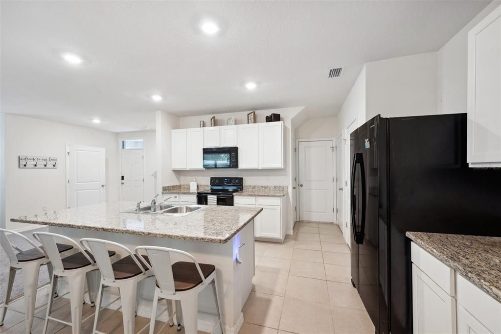 For Sale: $394,900 (4 beds, 2 baths, 2078 Square Feet)