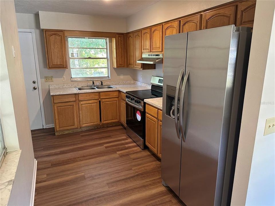 For Sale: $209,900 (3 beds, 1 baths, 1300 Square Feet)