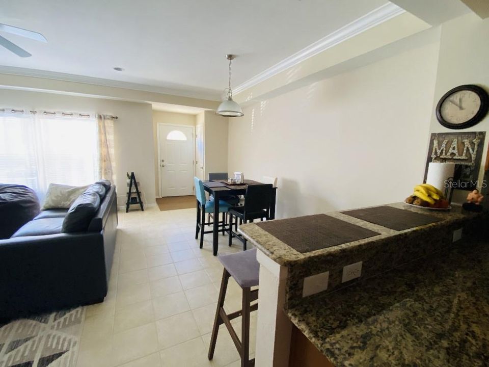 For Sale: $260,000 (2 beds, 2 baths, 1417 Square Feet)