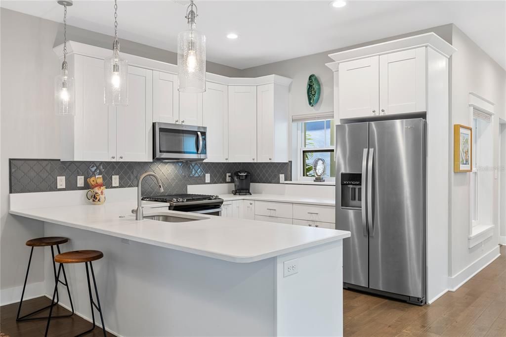 For Sale: $1,170,000 (2 beds, 2 baths, 1801 Square Feet)