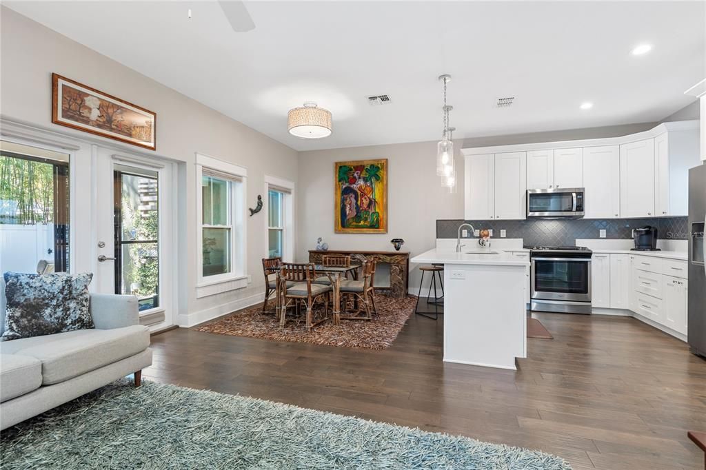 For Sale: $1,145,000 (2 beds, 2 baths, 1801 Square Feet)