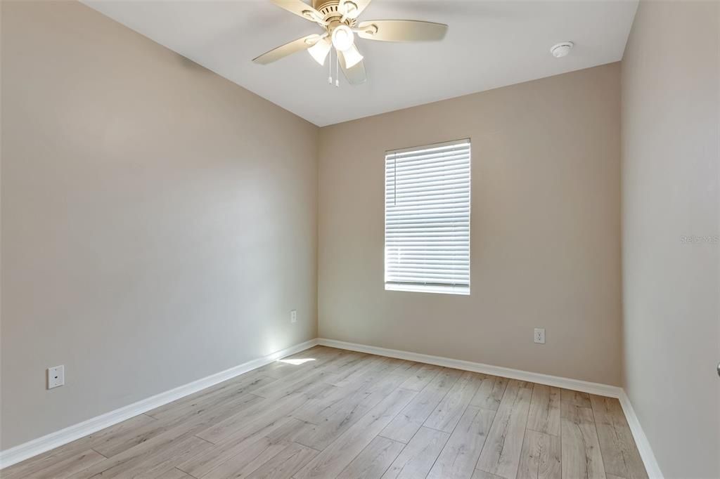 For Sale: $329,900 (2 beds, 2 baths, 1516 Square Feet)